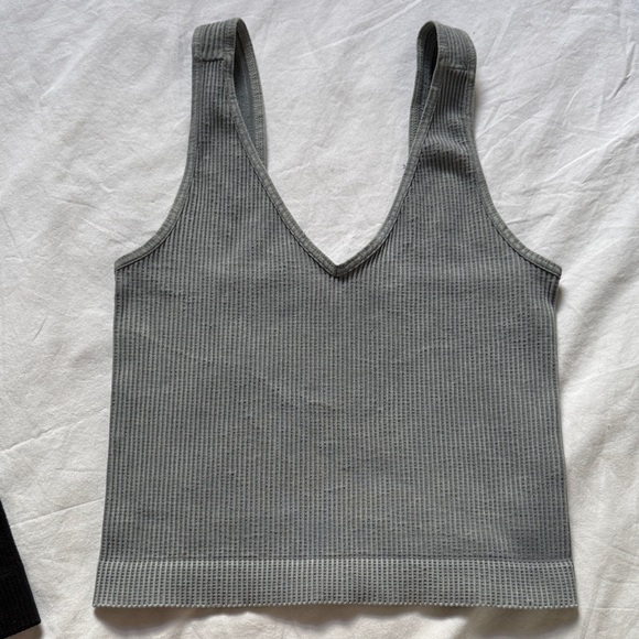 Rue21 Black and Gray Crop Tops - Picture 5 of 6